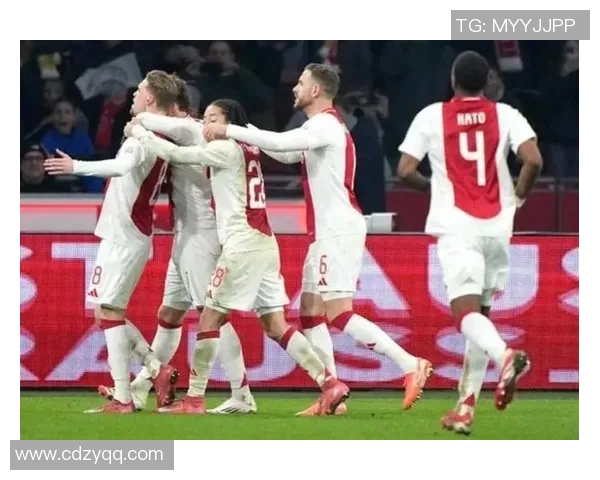 欧联杯曼联逆转AC米兰绝杀瞬间引发争议判罚全场沸腾